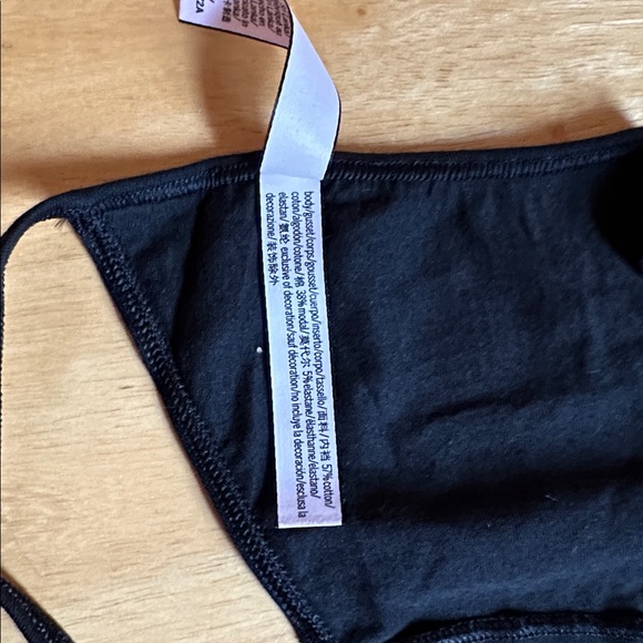 Victoria’s Secret Happy New Year V String Thong - Picture 9 of 11